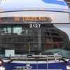 Le devant d'un autobus du RTC qui affiche « GO ÉQUIPE RTC GO » plutôt que le numéro du parcours.