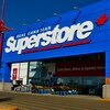 Un magasin Superstore vu de l'extérieur.