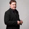 Le chef d'orchestre Josh Wood.