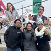 Trois syndicalistes en conférence de presse.