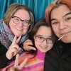 Laura Thompson et ses deux enfants Béatrice et Kaniq.