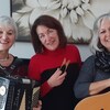 Trois femmes musiciennes