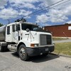 Un camion d'eau potable. 