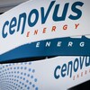 Le nom de l'entreprise Cenovus est affiché sur des bannières au Global Energy Show, à Calgary, en juin 2022.