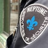 Plusieurs portent l'uniforme de la firme de sécurité Neptune en Mauricie. 