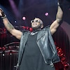 Flo Rida lors d'une performance sur scène pour les Grammy Awards en 2023.