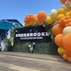 L'affiche de Sherbrooke t'en bouche un coin.