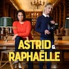 Au centre d'une grande bibliothèque vide, la commandante et l'archiviste se tiennent côte-à-côte.