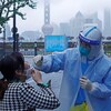 À Shanghai, en Chine, les gens sont confinés depuis plus d’un mois à cause d’une politique « zéro COVID » excessivement stricte. 