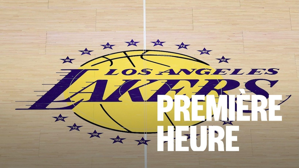 Le logo des Lakers de Los Angeles sur un parquet en bois. 