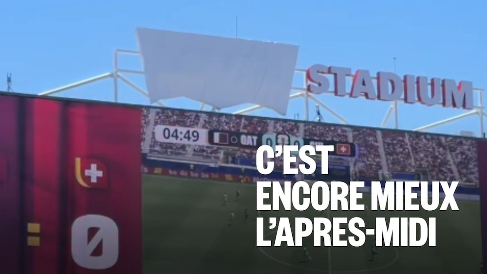 L'enseigne du Levi's Stadium partiellement couverte pour ne laisser paraître que le mot « stadium ».