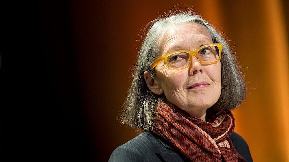 Un portrait d'Anne Carson.