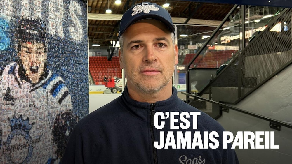 Yanick Jean se trouve à proximité de la glace du Centre Georges-Vézina. 