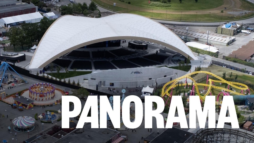 L'arche qui recouvre l'amphithéâtre du PNE.