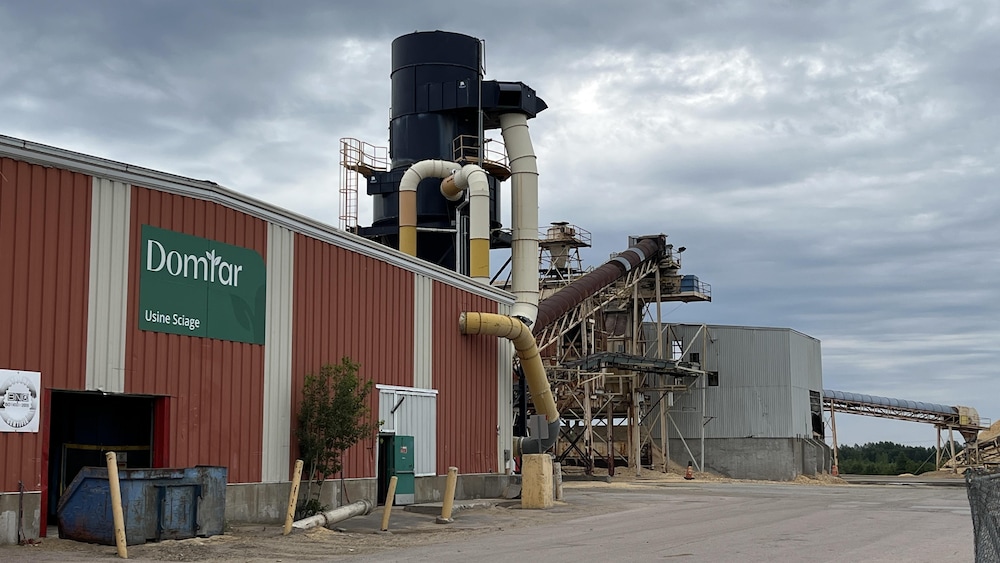 L'usine de sciage de Domtar. 