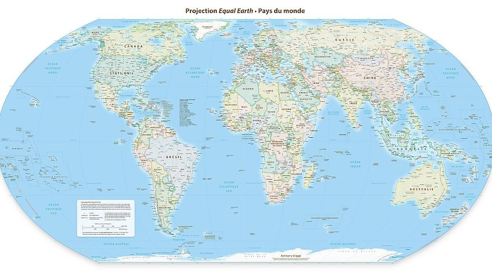Une carte du monde de projection Equal Earth.