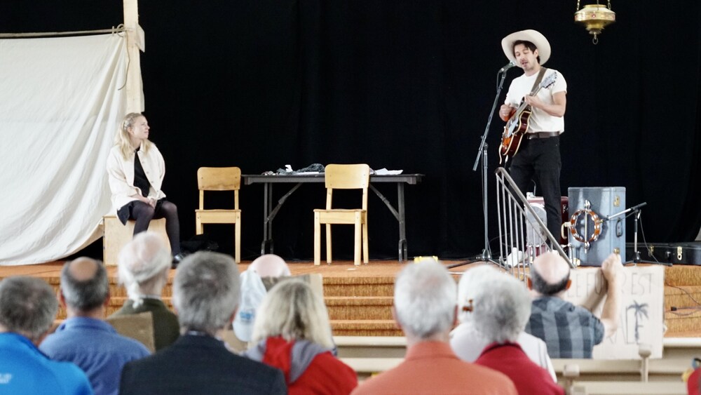 Un spectacle des Théâtre Les gens d'en Bas souligne les 50 ans des ...
