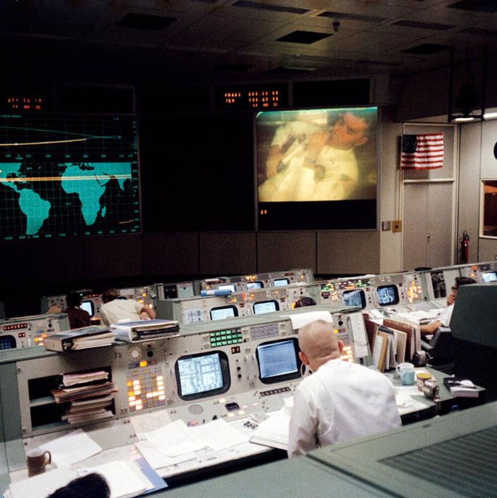 Le centre de contrôle de la NASA à Houston, pendant la crise qui a secoué la mission lunaire Apollo 13, le 13 avril 1970.
