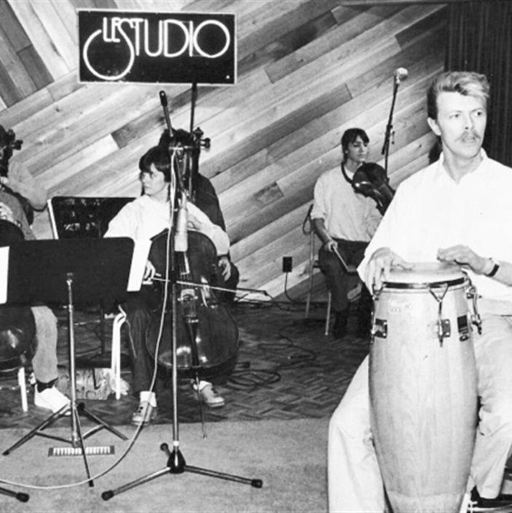 David Bowie en séance d'enregistrement à Morin-Heights dans Le studio d'André Perry. 1984