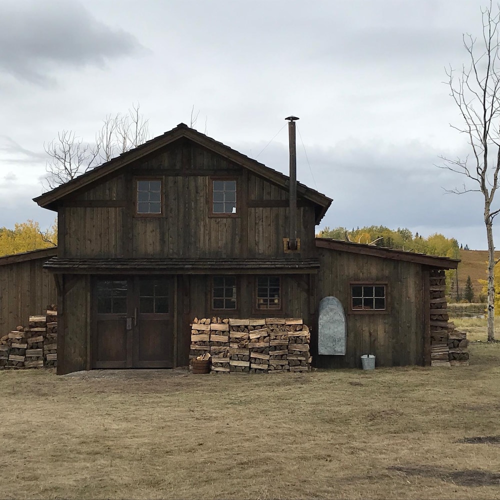 Décor permanent d'une maison qui s'apparente au western, près de Calgary, de la compagnie CL Western Town