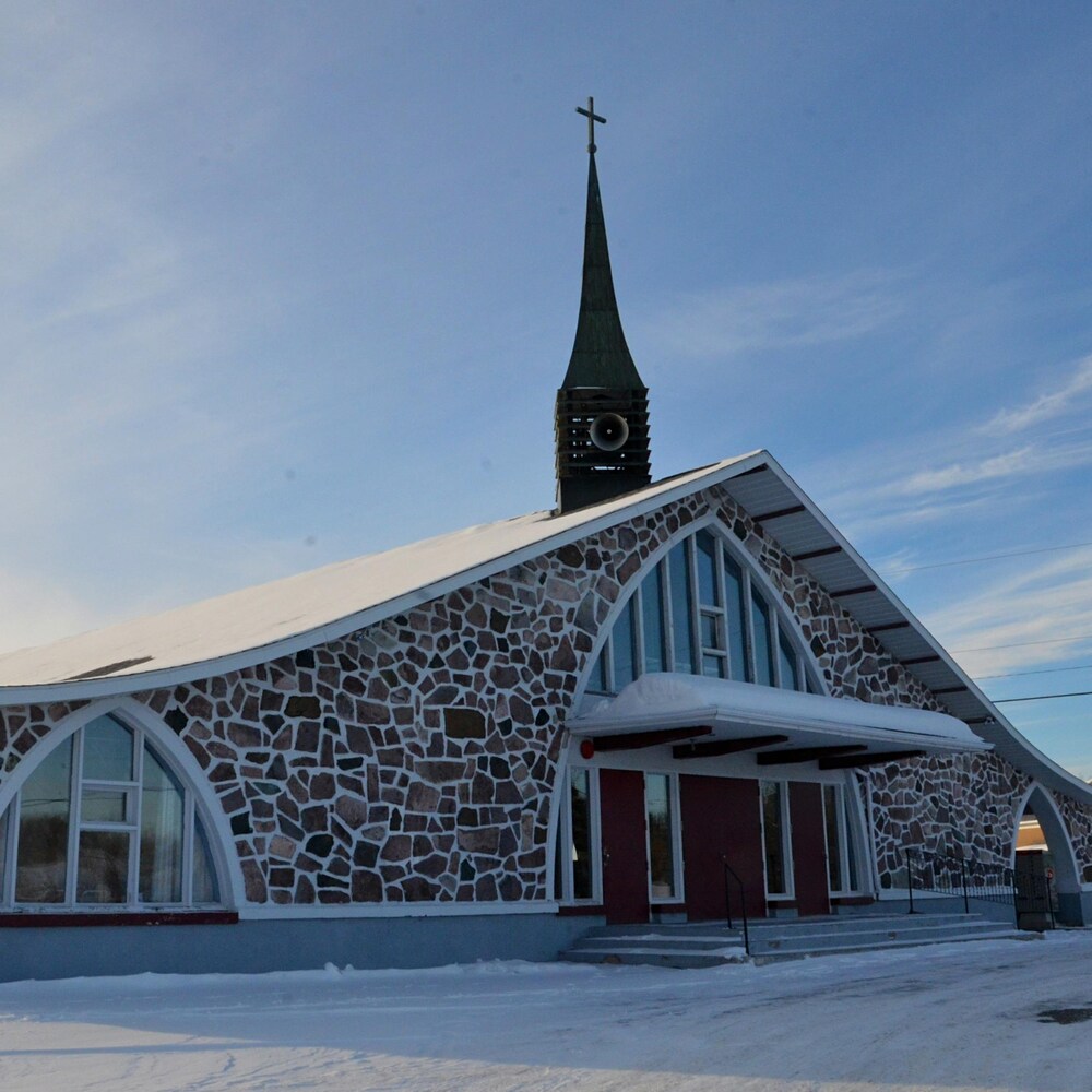 L'église de Mont-Brun située tout près de l'école primaire.