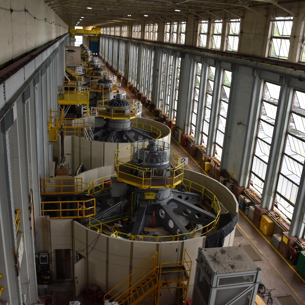 Intérieur d'une centrale hydro électrique