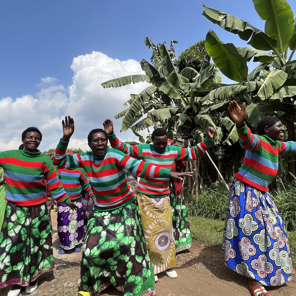 Des femmes qui dansent au Rwanda.