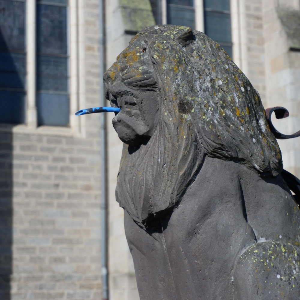 Une fontaine publique à sec, à Arlanc, en France.