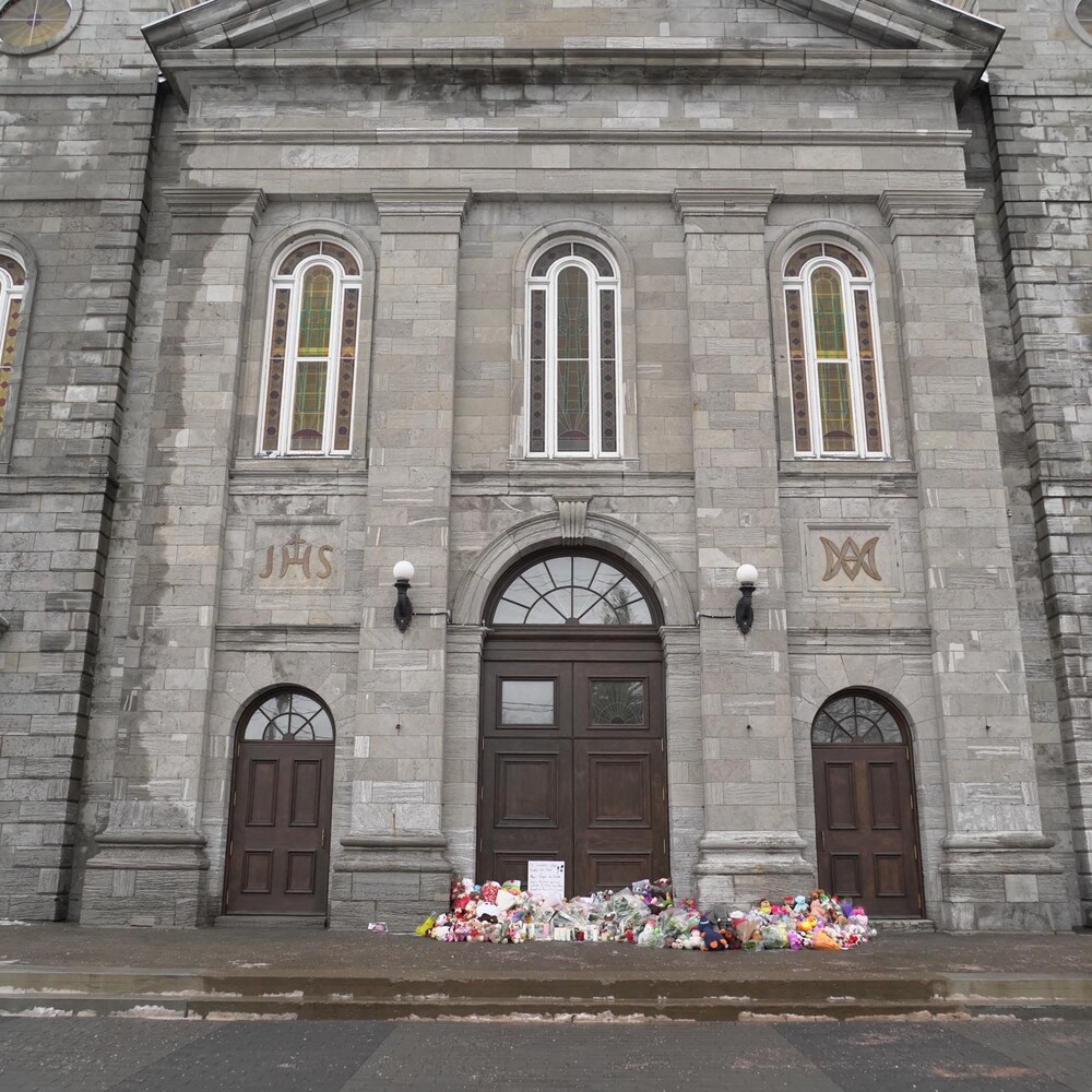 « Ces toutous semblent pleurer » le deuil habite l’église SainteRose