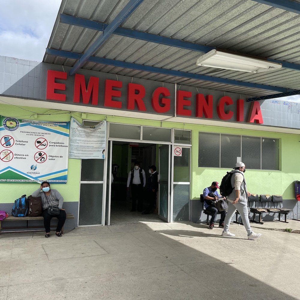 Extérieur de l'urgence de l'hôpital de Huehuetenango. 