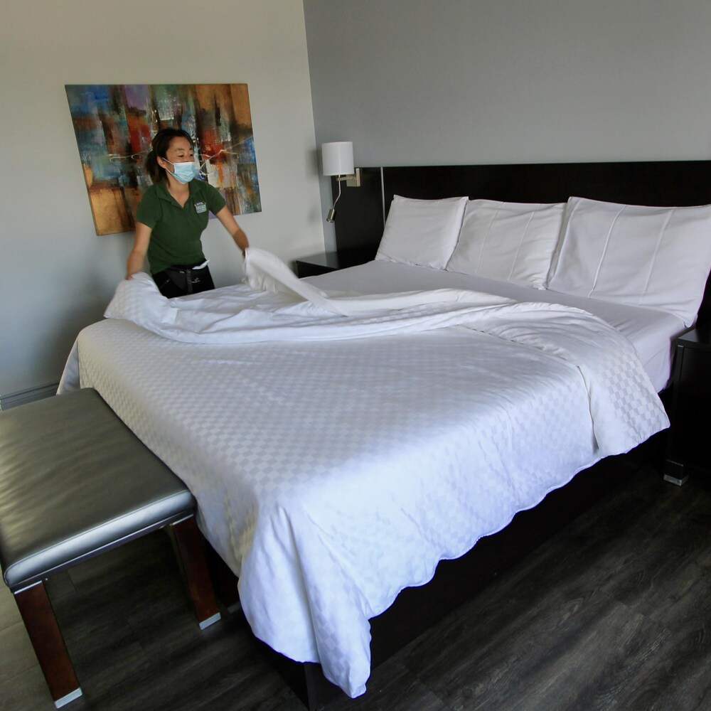 Tae est préposée aux chambres à l'Hôtel-Motel Castel de la mer à La Malbaie.