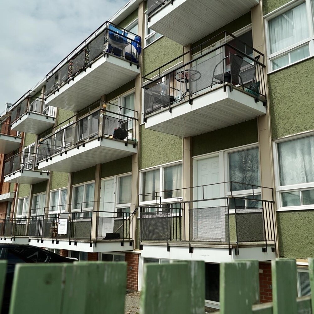 Un immeuble à logements à Rimouski.