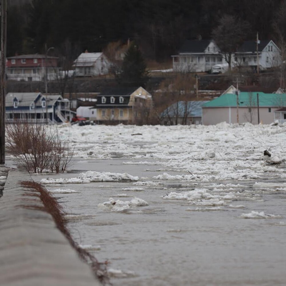 Inondation Majeure à Beauceville 300 Bâtiments Envahis Par - 