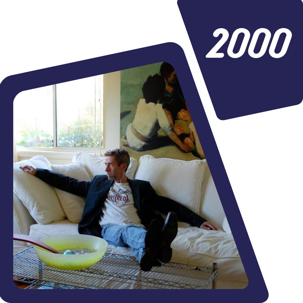 Joe Average dans son canapé chez lui, dans les années 2000, à Vancouver.