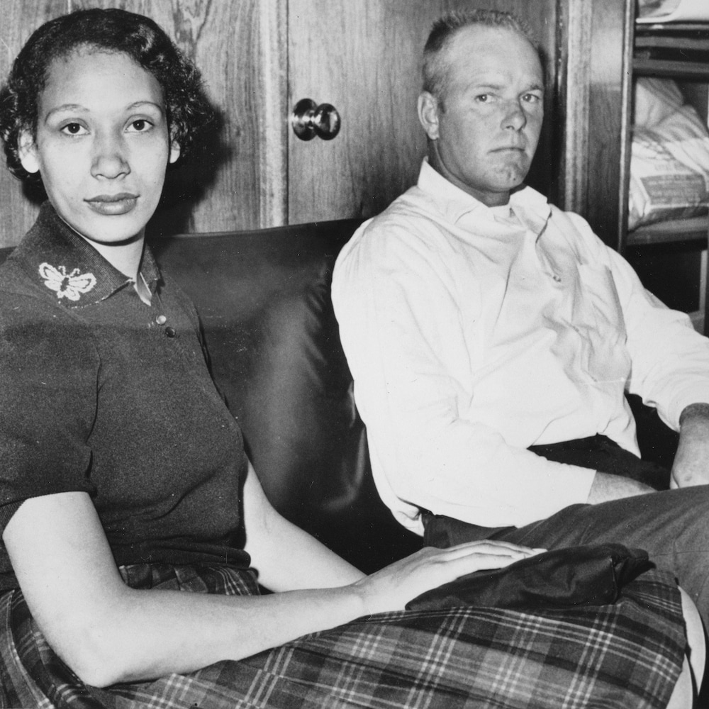 Mildred et Richard Loving, dont la cause a contribué à abolir l'interdiction des mariages mixtes aux États-Unis. 