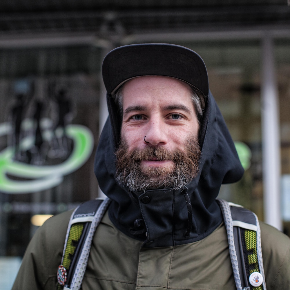 Jonathan Péthel est travailleur de rue pour l’organisme Spectre de rue. 