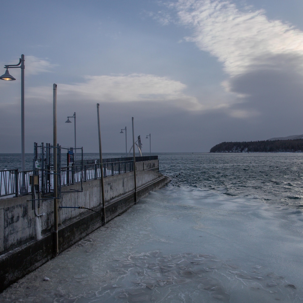 Un autre hiver sans glaces au quai des Pilotes, aux Escoumins.