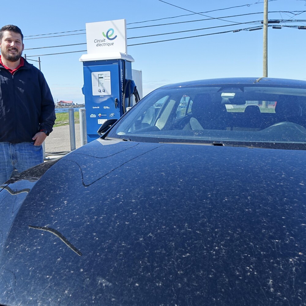 Dany Bergeron, conseiller municipal à Mont-Louis, est celui qui a permis le déploiement de 11 bornes de recharge rapide tout autour de la Gaspésie