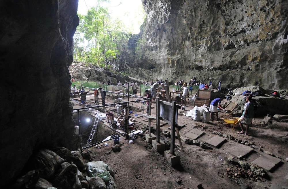 Vue des fouilles de la grotte de Callao en 2011.