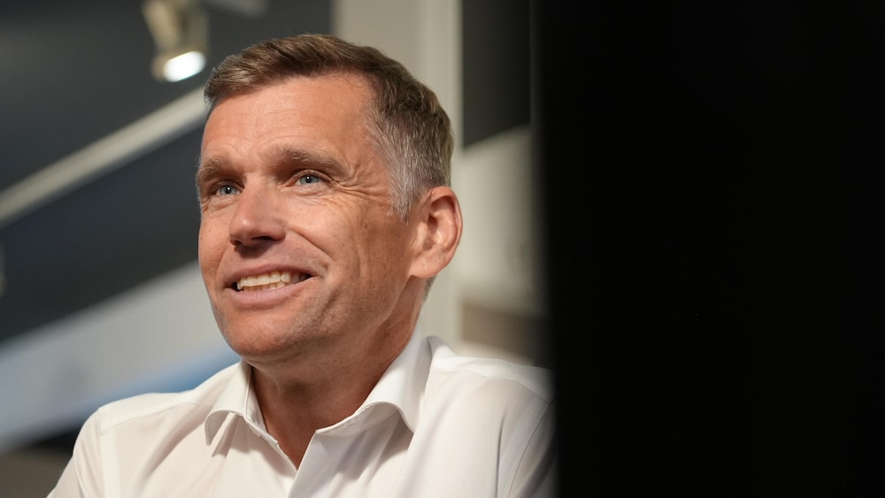 Une photo de profil du maire Brunon Marchand.