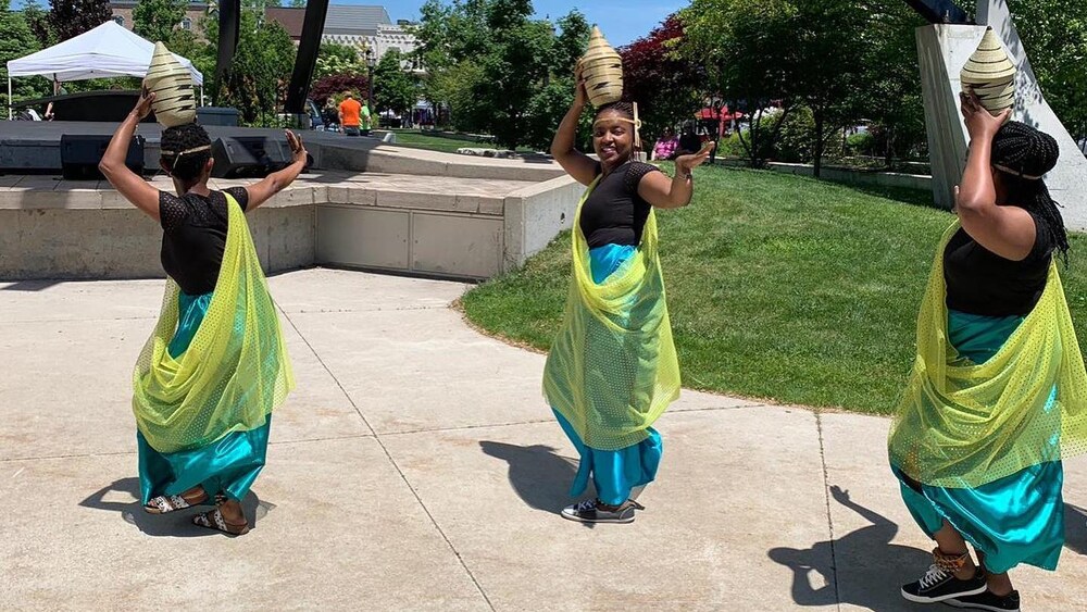 Briser l’isolement par la danse avec Abamararungu | OHdio | Radio-Canada