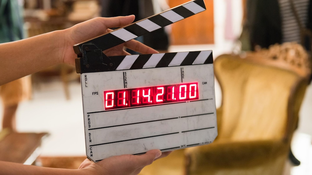 Un clap sur un tournage de film.