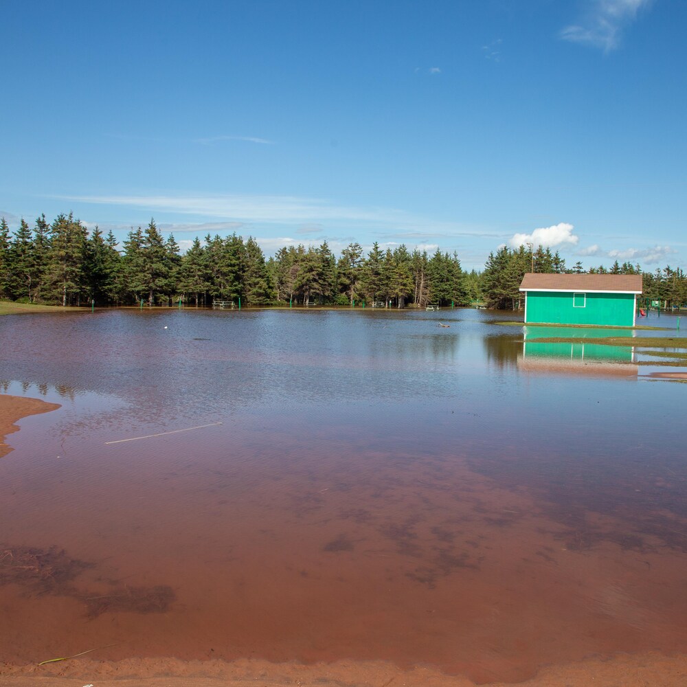 Le parc provincial Cedar Dunes est inondé.