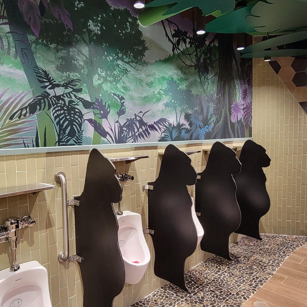 Les toilettes de la Forêt pluviale africaine du Zoo de Toronto.