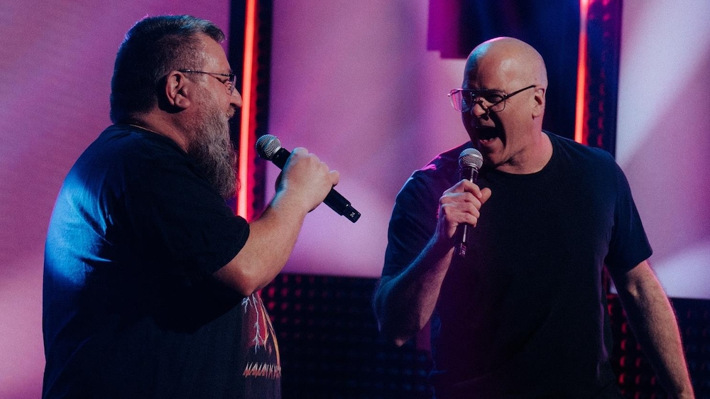 François Brouillard et Daniel Grenier chantent sur le plateau d'En direct de l'univers.