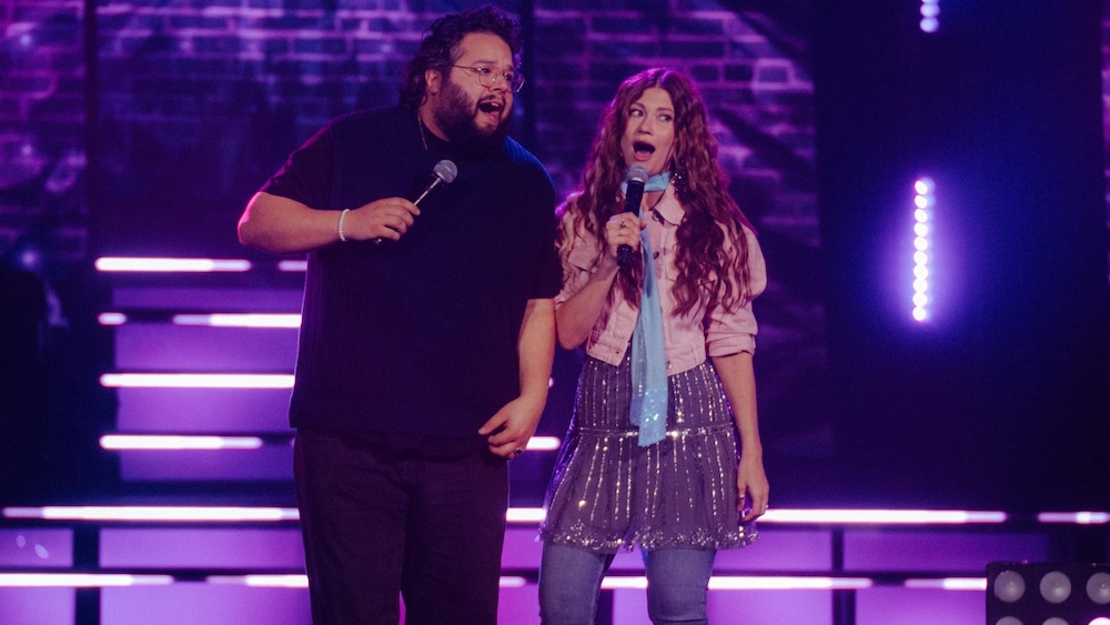 Matthieu Pepper et Katherine Levac chantent.