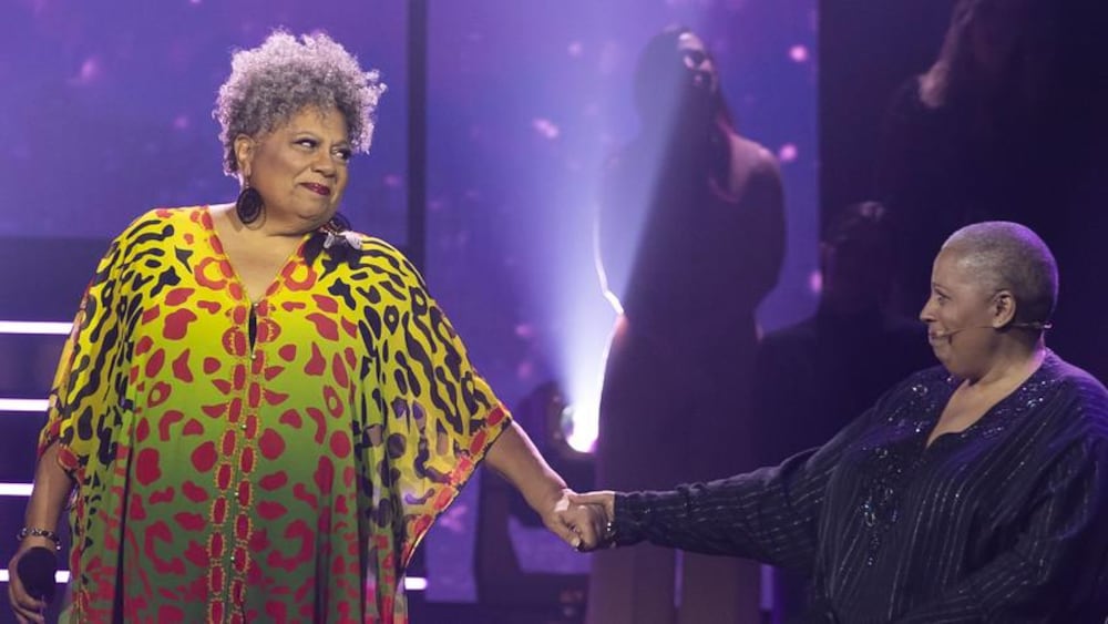  Jackie et Kim Richardson sur scène.