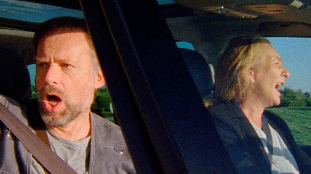 Métropole Films Un homme (Denis Podalydes) et une femme (Corinne Masiero) crient, dans une voiture.