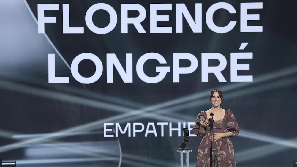 Florence Longpré sur la scène du Gala des 41es prix Gémeaux.