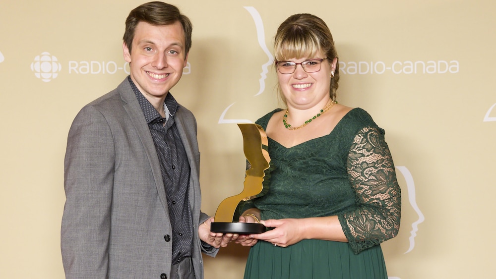 Nico B. Manzi et Stéphanie Hamel de l'émission Facteur A - au Gala des 41es prix Gémeaux.